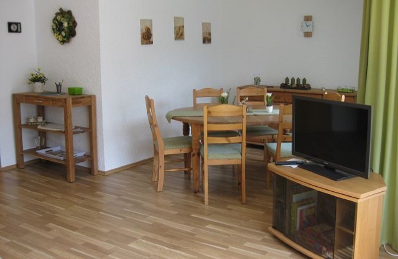 Ernst-Gock Weg 07